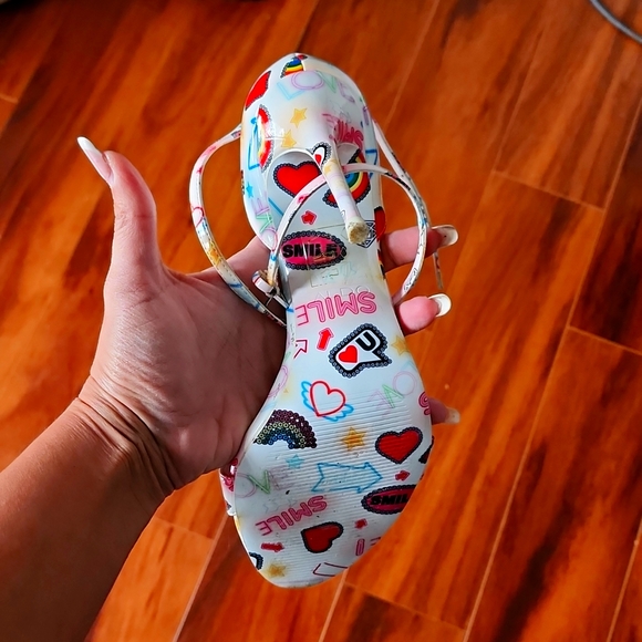 ALDO Rainbow Graphic Pumps - Picture 6 of 7